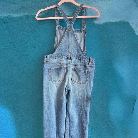 Cat & Jack Girls M 7/8 Jean Overalls Distressed Splattered Paint Denim Overalls - Picture 2 of 11